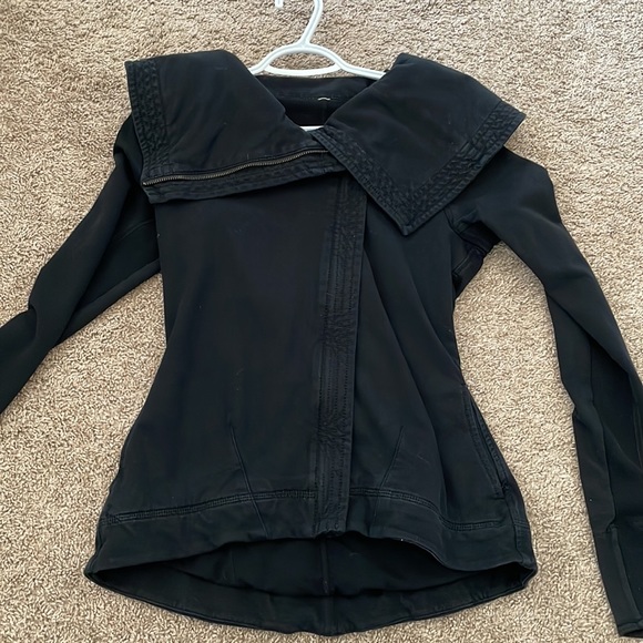 Lululemon Fast Forward Jacket - Picture 2 of 6